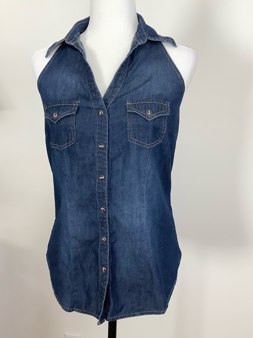 Roper Denim Women’s Sleeveless, Backless  Button-Front Shirt, Sz. M